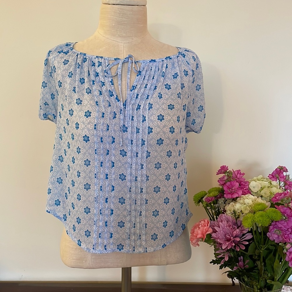 Abercrombie & Fitch Blue/white short sleeve blouse